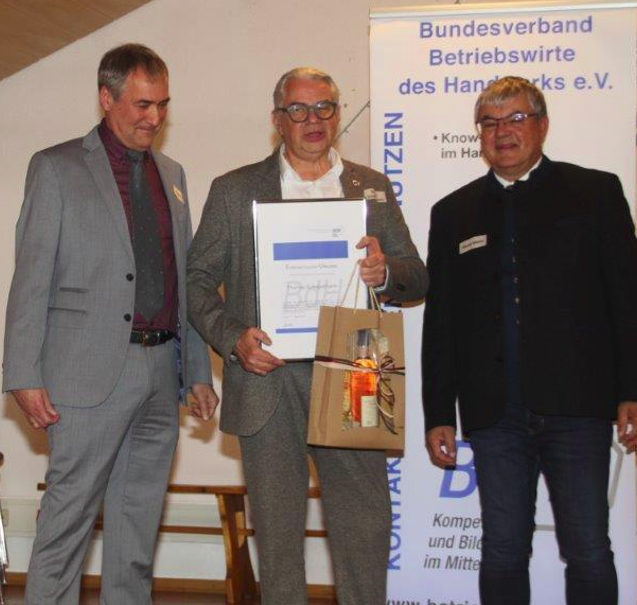 Thomas Schepelmann wurde zum Ehrenvorsitzenden ernannt